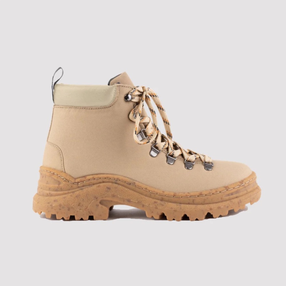 Thesus Outdoors (Alice & Whittles) The Weekend Boot beige size eu40